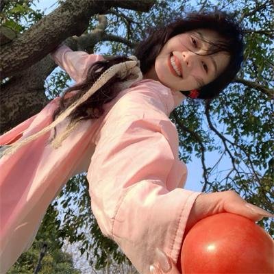 白色的马赛女人海报